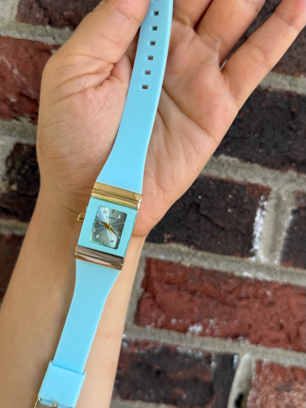 Elegant Aqua Watch with silicone band - Picture 9 of 10
